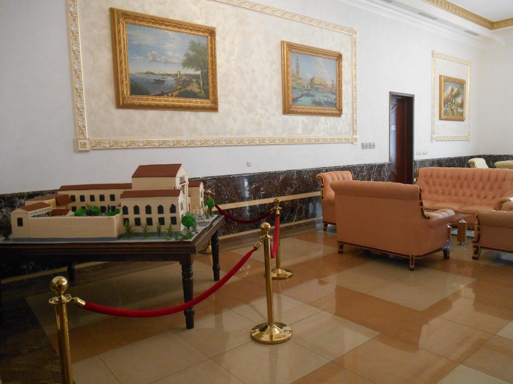 Armenian Royal Palace Erevan Exterior foto